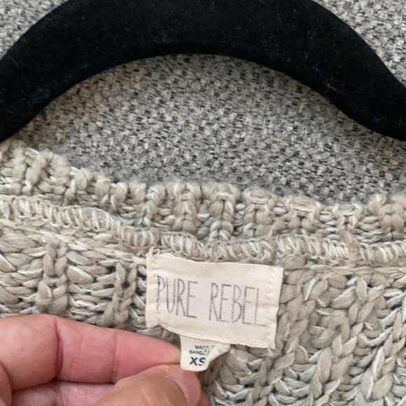 Grey sweater - Picture 3 of 3